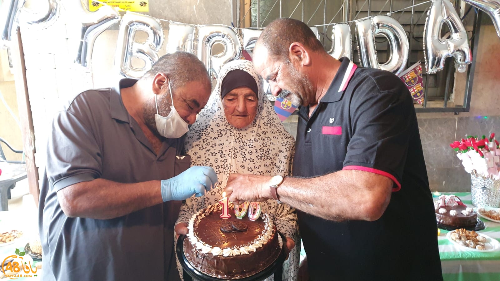  اجتماعيات - الحاجة فاطمة أبو صيام أبو كاشف من اللد تحتفل بعيد ميلادها الـ100